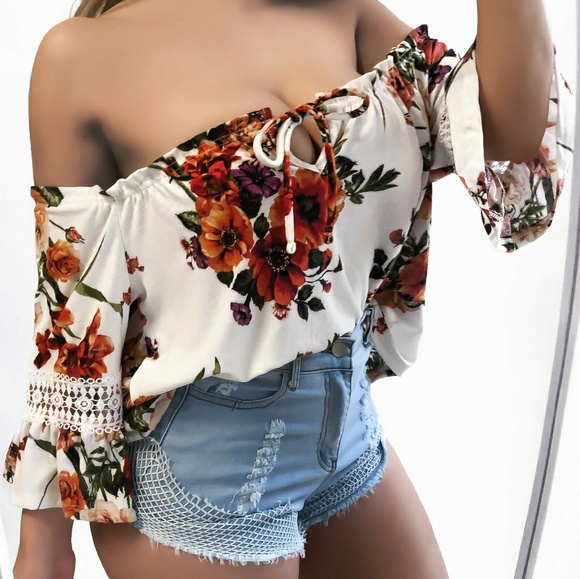 Fashion Nova Tops - BNWT Ivory Off Shoulder Beautiful Floral Top Large